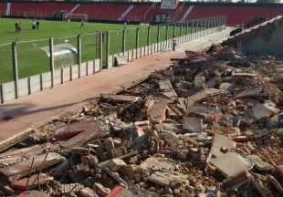 Demolição parcial do Estádio Bento Freitas – Fotos:HFJ/DM