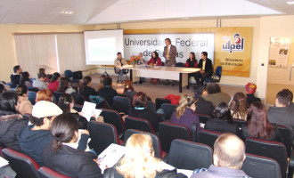 Professores Uruguaios conhecem ações do Pibid-UFPel
