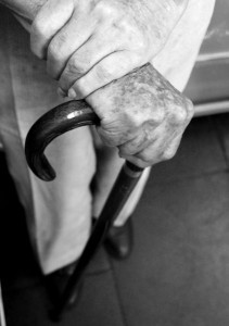 Cuidar de idosos requer atenção especial e qualificada (Foto de Vilmar Tavares/DM)