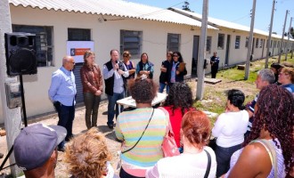 Mais 19 famílias recebem casas no loteamento Barão de Mauá