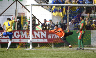 Pelotas vence o clássico contra o Farroupilha e encara o Brasil na final