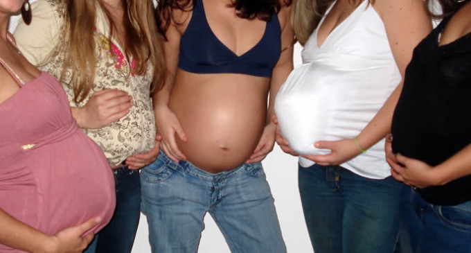Brasil gasta R$ 7 bi por ano com gravidez na adolescência