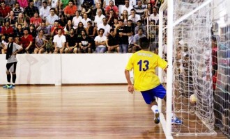 Pelotas vence e amplia a vantagem na final