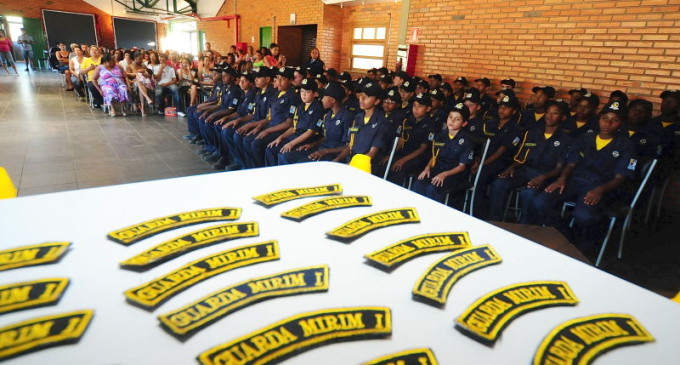 Guarda Mirim realiza formatura de 75 novos guardas
