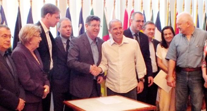 PSDB e DEM oficializam união 2014