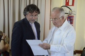 Ewaldo Poeta passa a presidência do Farroupilha a Reginaldo Bacci Foto: Alisson Assumpção/DM  