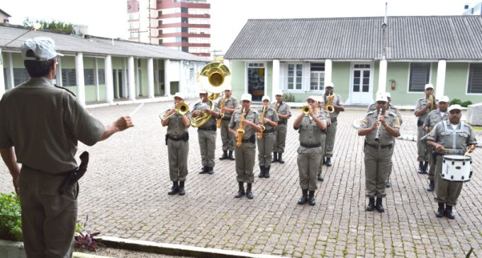 Banda de Música da PM ensaia para desfiles da Semana da Pátria