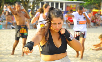 Aulas de MMA atrai pessoas no Laranjal