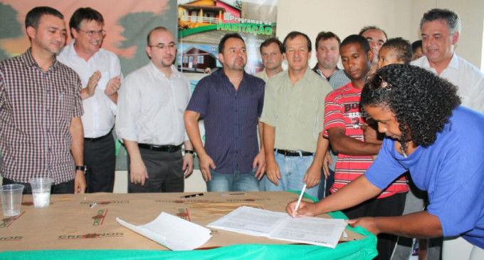 MORRO REDONDO : Convênio viabiliza casas para quilombolas