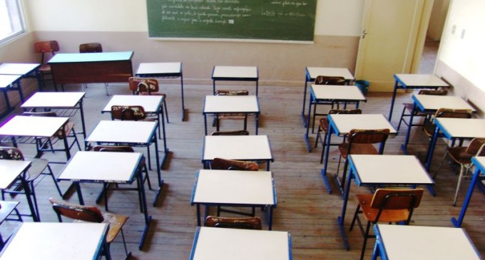 ESCOLAS MUNICIPAIS : Licitações comprometem reinício das aulas em 1º de agosto