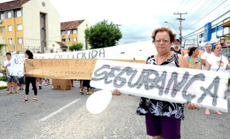 Moradores da Marcílio Dias protestam pela morte de “Duda”