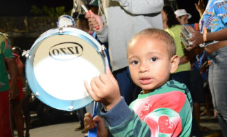 Confira o que aconteceu na primeira noite do Carnaval de Pelotas