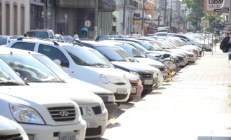 TRÂNSITO : Estacionamentos privados continuam perdendo para o rotativo