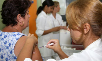 Vacinação atinge 51% dos grupos prioritários