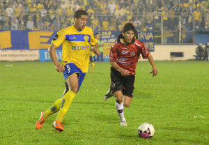 Márcio Jonatan no Bra-Pel de 2012: seu primeiro jogo como titular Foto: Alisson Assumpção/DM  