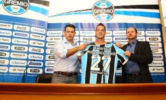 Grêmio apresenta Rodriguinho