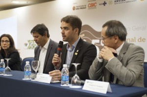 PREFEITO de Pelotas participa de encontro nacional