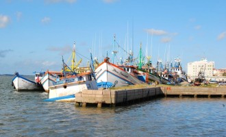 Pescadores vão receber auxílio emergencial