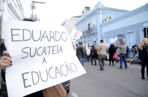 CATEGORIA protestou semana passada com ato público e hoje poderá deflagrar a greve 