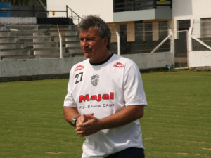Tonho Gil, técnico do Avenida: vantagem do gol fora de casa