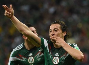 Guardado comemora gol que deu certeza de classificação ao México