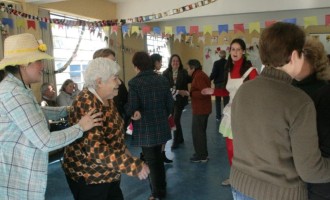 Festa Junina estimula movimentos de parkinsonianos através da dança