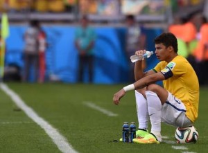 Thiago Silva se isola antes da decisão por pênaltis contra o Chile