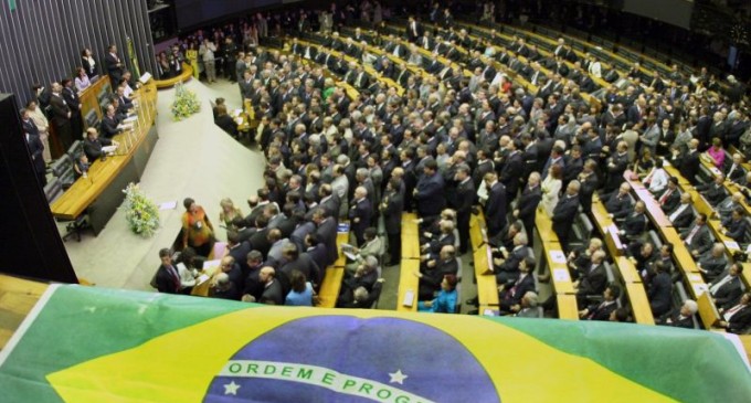 ELEIÇÕES 2014 : Candidatos de Pelotas à Assembleia Legislativa e Câmara Federal cumprem exigência legal e “apresentam” patrimônios à Justiça Eleitoral.