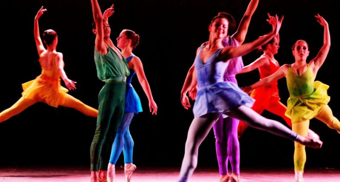 Prefeitura proporciona aulas de ballet clássico a alunos da rede municipal