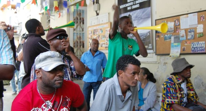 ESTRANGEIROS  : Pedidos de refúgio aumentam no Brasil