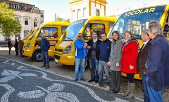 Escolas da zona rural recebem dez novos ônibus