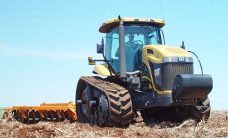 Emplacamento de máquinas agrícolas