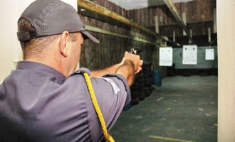 Prefeitura abre processo para porte de arma para 100 GMs