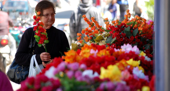 Finados: 15 vagas para ambulantes no comércio de flores