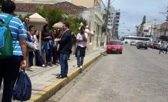 Estudantes da UFPel reivindicam abrigos nas paradas dos ônibus