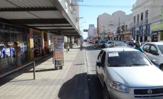 TRANSPORTE COLETIVO : População fica sem ônibus