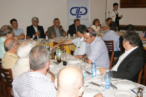 GILBERTO Petry participou de reunião-almoço no CIPEL