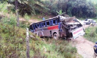 TRAGÉDIA : Nove mortos em acidente com ônibus na serra catarinense