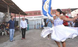 CARNAVAL :  Eduardo e secretário estadual de Cultura visitam Academia do Samba