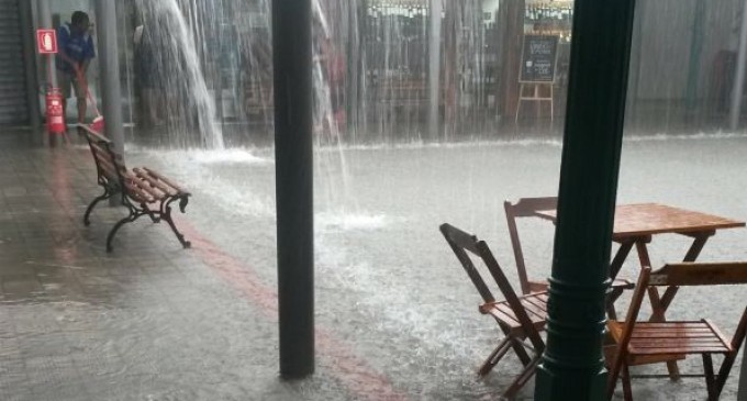 MERCADO PÚBLICO : Chuva intensa reacende preocupações dos comerciantes