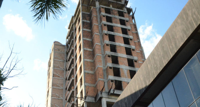 SHOPPING PRAÇA XV : Centro Administrativo não sai em edifício inacabado