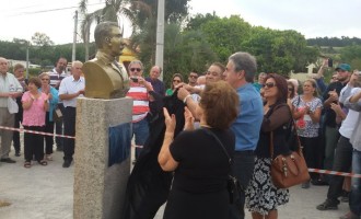 Monumento em homenagem a Narciso Silva é inaugurado