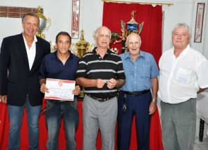 PRESIDENTE Renato Costa, com Vilson Ávila, Zeca Cunha, João Carlos e Rui Valdir: reconhecimento à história 