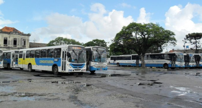 Conquistadora: 11 ônibus são apedrejados