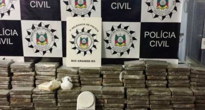 Jovem é preso com 148 quilos de maconha