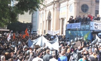 Manifestação pede repasses aos hospitais