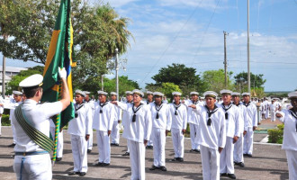 Marinha lança quatro concursos