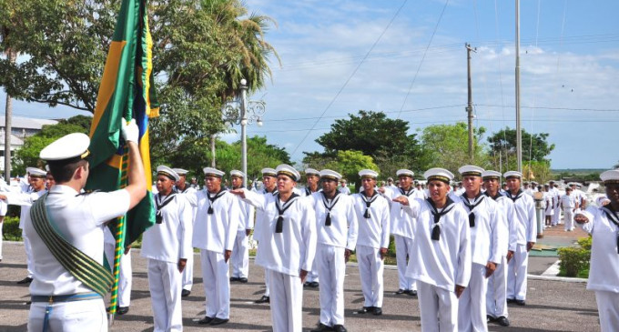 Marinha lança quatro concursos