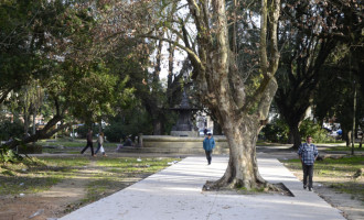 PRAÇA CIPRIANO BARCELOS  : Revitalização segue parada