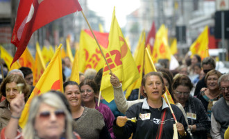 CPERS/SINDICATO : Caravana da Educação defende direitos do magistério gaúcho